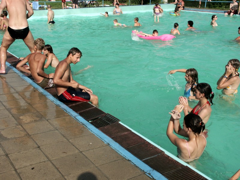 mb050728068.jpg